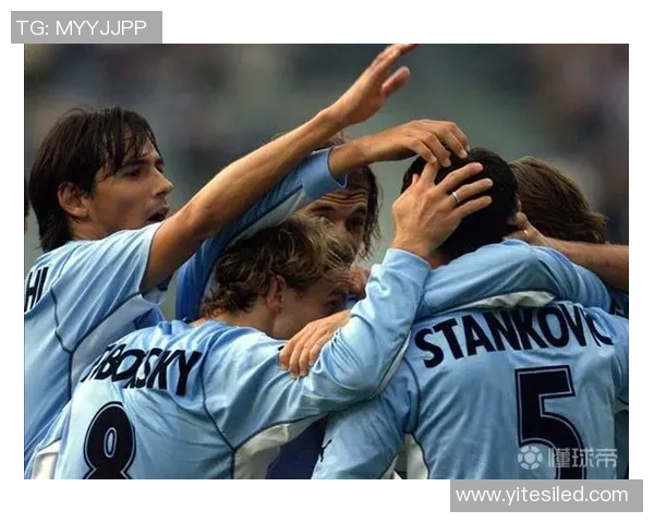 本泽马的传奇之路：从青涩少年到世界足球巨星的辉煌历程