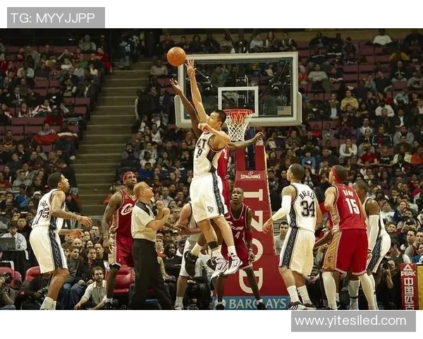 活塞队对阵篮网队的精彩对决及易建联的表现分析